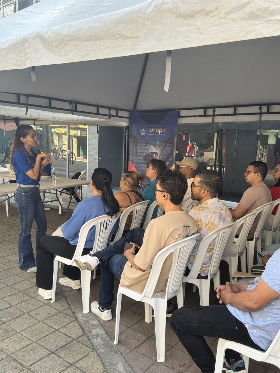 reysbs_c28's tweet photo. Con alegría y entusiasmo #SomosSENA desde el parque de Barbosa Antioquia, con toda nuestra oferta de empleabilidad APE. Jornada de orientación ocupacional y acceso a ofertas laborales en el norte. https://t.co/NIxFPBZyS4