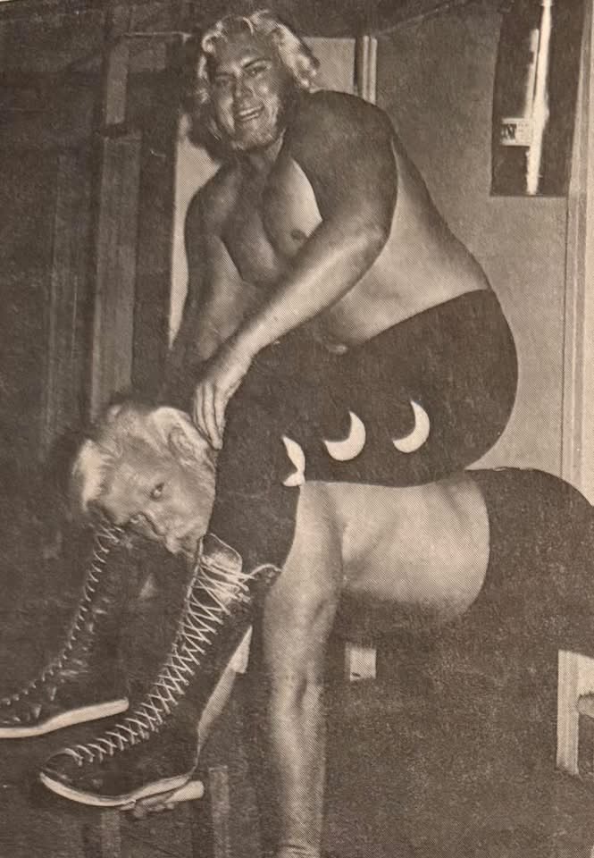 tonyrichards4's tweet photo. The Blonde Bombers Wayne Ferris and Larry Latham https://t.co/NHEmpsK6U5
