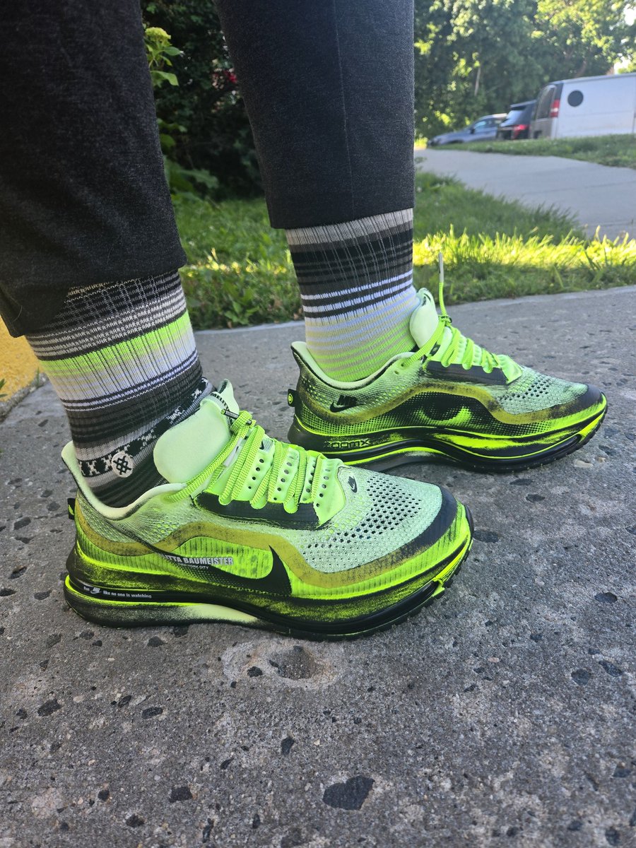 trudyspeaks's tweet photo. 👟: Melitta Baumeister x Nike Wmns Pegasus Premium Volt 'Run Like No One is Watching' 
🧦: Stance 
#kotd #nike #melittabaumeister #snkrskickcheck #unboxedapp https://t.co/gwilRxWVXN