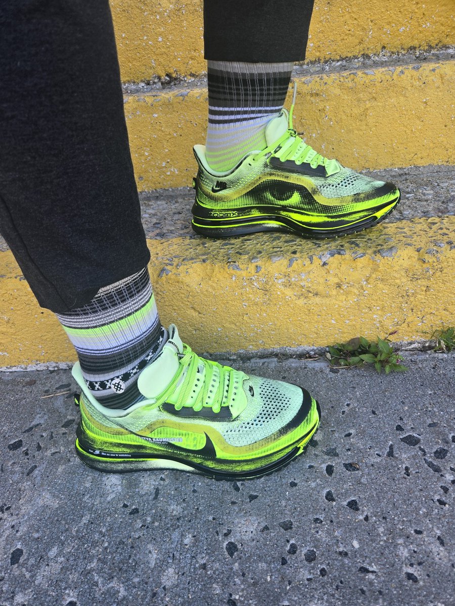trudyspeaks's tweet photo. 👟: Melitta Baumeister x Nike Wmns Pegasus Premium Volt 'Run Like No One is Watching' 
🧦: Stance 
#kotd #nike #melittabaumeister #snkrskickcheck #unboxedapp https://t.co/gwilRxWVXN