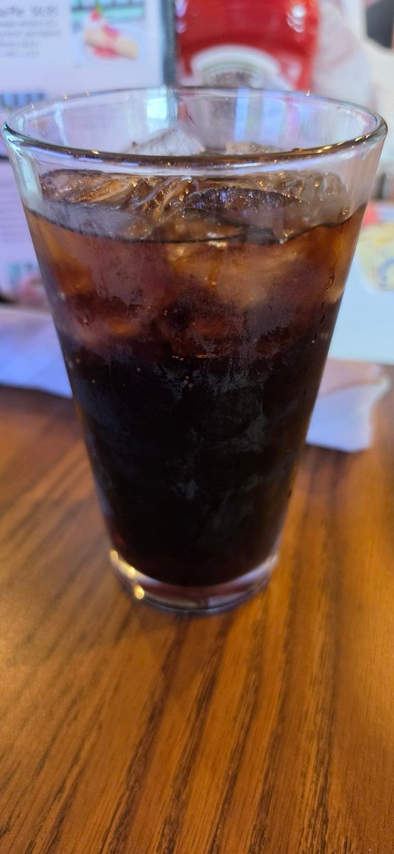 misaton0320's tweet photo. これは…
①コカ・コーラ
②ペプシ
③ドクターペッパー https://t.co/1IoyO96gSq