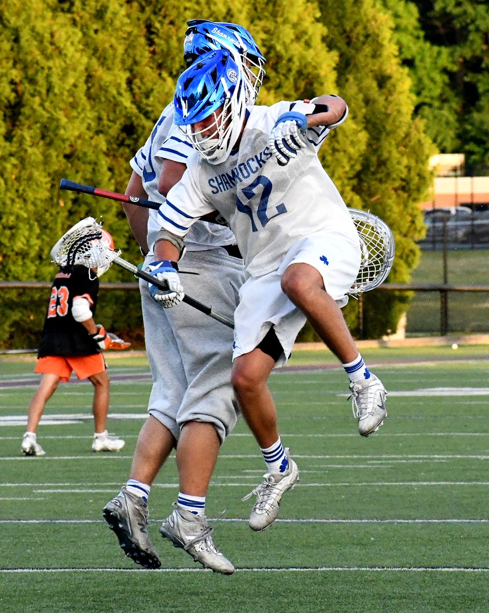 MIPrepZone's tweet photo. BOYS LACROSSE: Catholic Central (@DCCLacrosse) bests rival Brother Rice (@BrotherRice_Lax), 13-7, in first semifinal meeting since 2009 >> https://t.co/PGpn2BANTa https://t.co/UeJm9B9Jmk