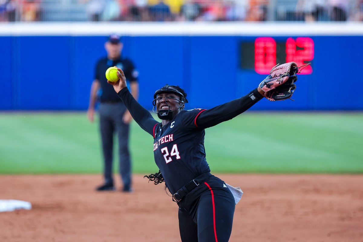 USASoftballWNT's tweet photo. 𝘾𝙝𝙖𝙢𝙥𝙞𝙤𝙣𝙨𝙝𝙞𝙥 𝙎𝙚𝙧𝙞𝙚𝙨 opener ✔️

Here's how the Eagles stacked up in 𝗚𝗮𝗺𝗲 𝟭🔗 https://t.co/qV0q2kkwp7

#WCWS | #RedWhiteAndCollege https://t.co/D7XPmRQCZb