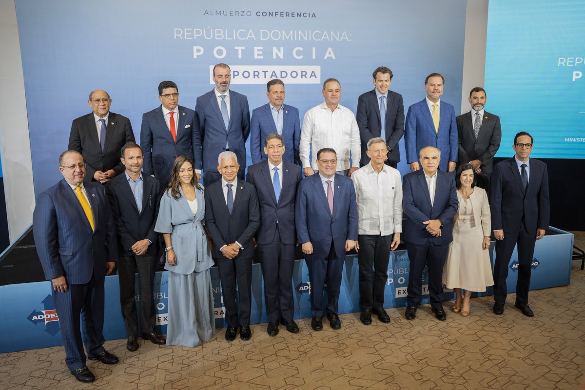 SanzLovaton's tweet photo. Apostamos por la manufactura avanzada, la tecnología, la agroindustria de alto valor y una mayor integración a las cadenas globales de suministro. La República Dominicana tiene todo para consolidarse como una potencia exportadora regional. Vamos. 🇩🇴 https://t.co/5rbfK2UIz8