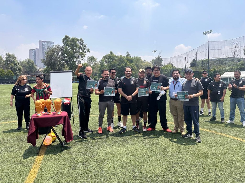 IsssteZona_Pte's tweet photo. ⚽🏆 La Representación Poniente participó en el torneo #GooolPorTuBienestar, obteniendo el 🥈 2.º lugar. Un reconocimiento al esfuerzo, la disciplina y el trabajo en equipo de nuestras y nuestros participantes. ¡Felicidades! 👏💙
#ISSSTE #ZonaPoniente #DeporteEsSalud https://t.co/zFvSollF9h
