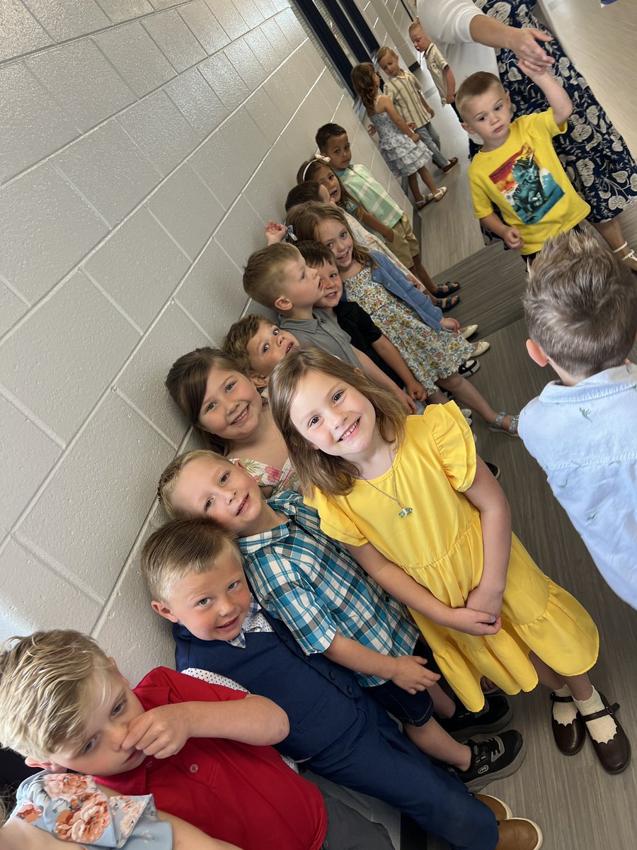 HortonKandi's tweet photo. From future engineers and scientists to race car drivers, trapeze artists, mermaids, rainbow flower growers, and even Lamborghini-driving YouTubers, our 4K graduates are dreaming BIG! 🌟 Today we celebrate these Future 4K Dreams and all the possibilities ahead! #wcsFlight https://t.co/qhjxvccZDL