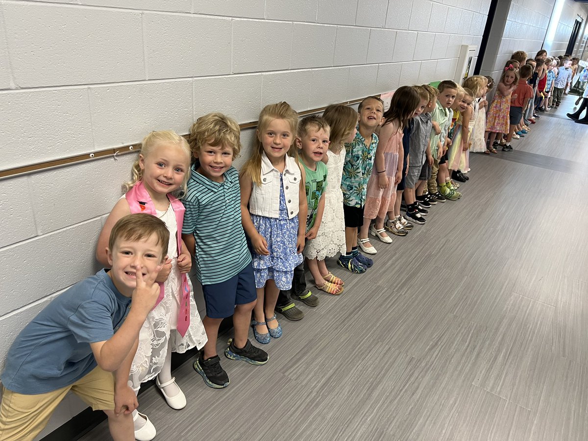 HortonKandi's tweet photo. From future engineers and scientists to race car drivers, trapeze artists, mermaids, rainbow flower growers, and even Lamborghini-driving YouTubers, our 4K graduates are dreaming BIG! 🌟 Today we celebrate these Future 4K Dreams and all the possibilities ahead! #wcsFlight https://t.co/qhjxvccZDL