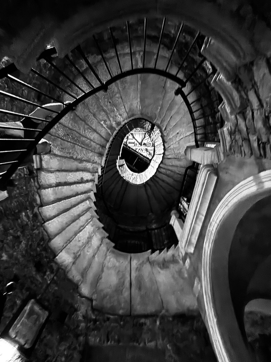 RossValory's tweet photo. A shot from the bottom of a spiral staircase, in a palace on the island of Isla Bella, Lake Maggiore

#rossvalory #palace #lakemaggiore #italytravel #photosbyross https://t.co/wUjSfjKLt2