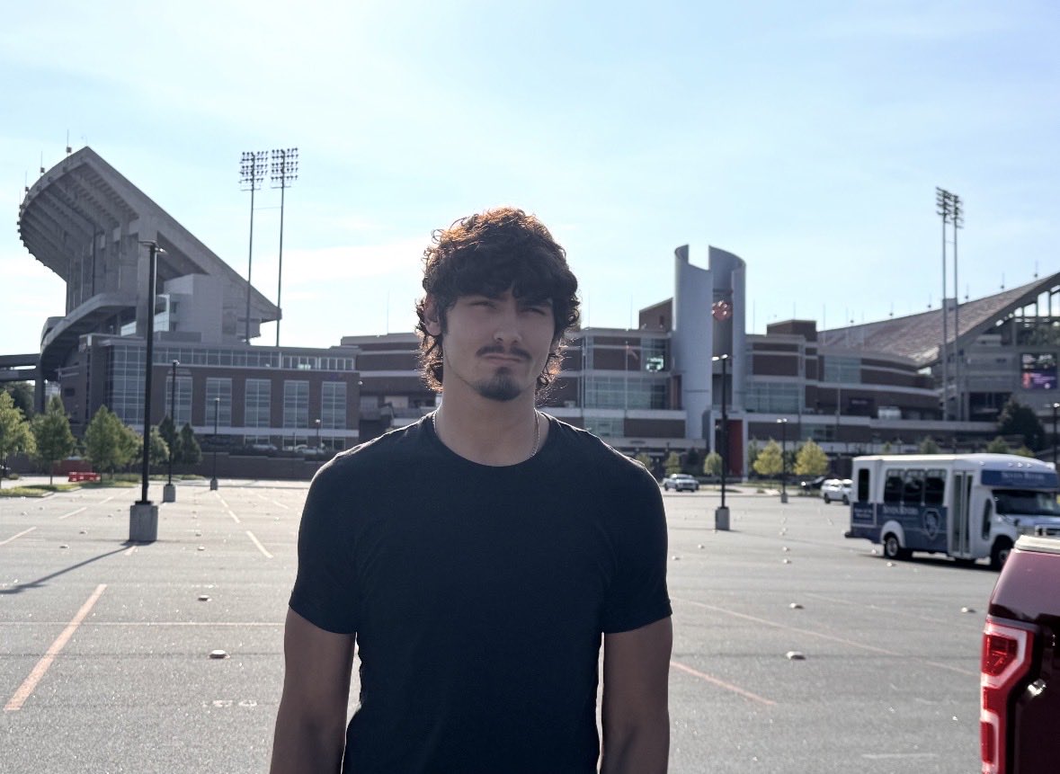 BlakeLueck84246's tweet photo. Blessed to attend Clemson’s camp. Thank you @OLCoachCaldwell and the Clemson staff @ClemsonFB for the opportunity to compete and learn. #AGTG #Clemson 

2027 TE/DE
6’5” | 230 lbs

@DublinIrishFB
@SEWingTClinic https://t.co/t03dMFc20G