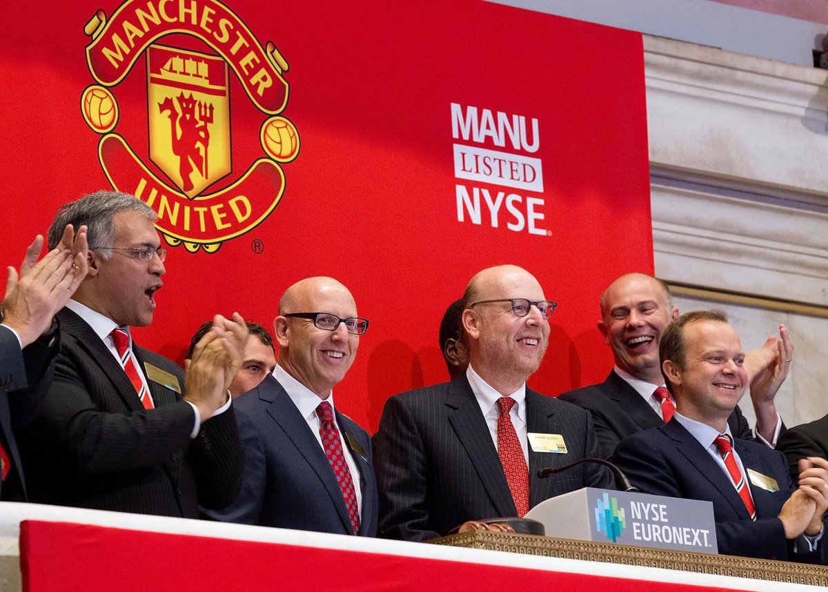 MUnitedEs's tweet photo. ÚLTIMA HORA 🚨:  Algunos miembros de la familia Glazer están considerando vender su participación en el Manchester United ✅🔴

Se espera interés de inversores de Oriente Medio y compradores de Estados Unidos aunque el club exigiría un precio significativo 💰

🗞️: @business https://t.co/gpOTlbVeHw