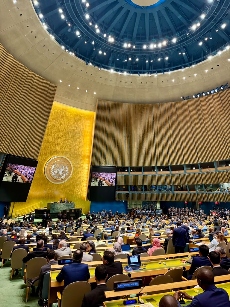 ChileONU's tweet photo. Chile participó hoy en la elección de los cinco países que ocuparán un asiento como miembros no permanentes del Consejo de Seguridad de Naciones Unidas para el periodo 2027-2028. Felicitamos a Austria 🇦🇹, Kirguistán 🇰🇬, Portugal 🇵🇹, Trinidad y Tobago 🇹🇹 y Zimbabue por su elección https://t.co/QkhxzBlSx0