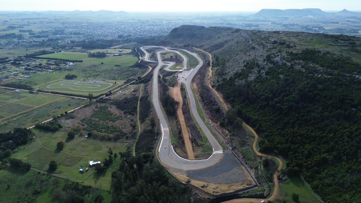 TomiMolinaOK's tweet photo. La Comisión Provincial de Automovilismo y Motociclismo Deportivo de la Provincia de Buenos Aires (COPAM) HABILITÓ el autódromo de Balcarce.

Ya falta menos 🏁🏁🏁 https://t.co/Isti1SUKL6