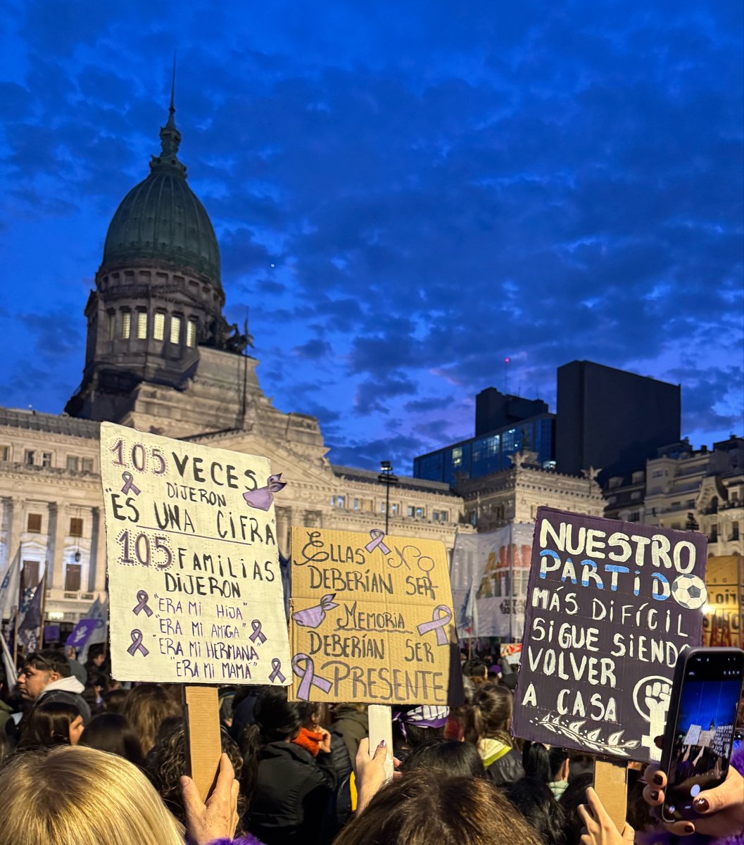 deltanea's tweet photo. Ni una menos, vivas nos queremos ✊💜

#3J #NiUnaMenos #VivasNosQueremos https://t.co/cMg0RstbeM