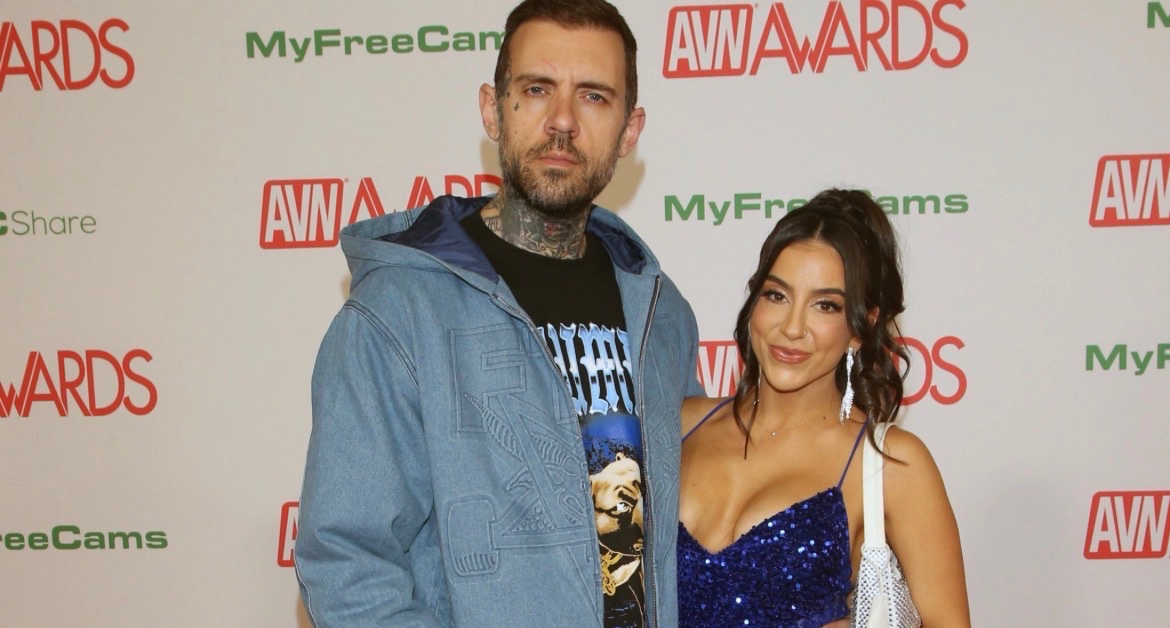 Poetikflakko's tweet photo. Lena the Plug has filed for divorce from Adam22.
She is seeking both legal and physical custody of their 5-year-old daughter. https://t.co/OWyAL4QGYW