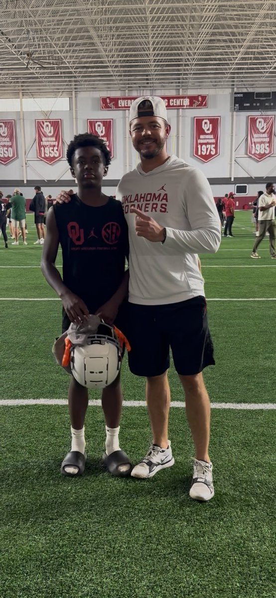 brax_mar17's tweet photo. Day 1 OU camp #sooner #ou https://t.co/CWPHtJuXPO