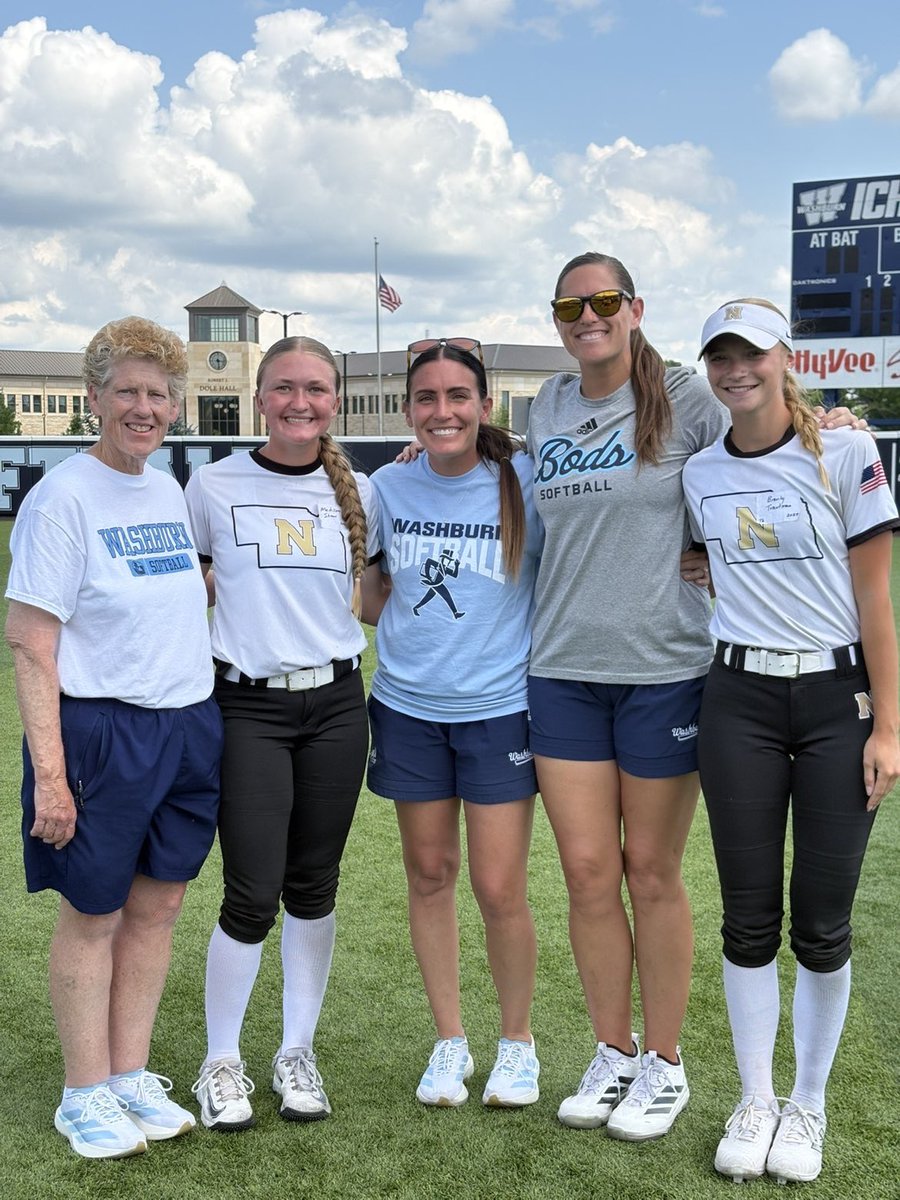 MadisonShaw_'s tweet photo. I had a great time at the @IchabodSB softball camp today! I learned a lot and enjoyed getting a closer look at the program. Thank you to all of the coaches and players for making it such a great experience! @BrendaHoladay @tzordel https://t.co/3VJx4YRUy6