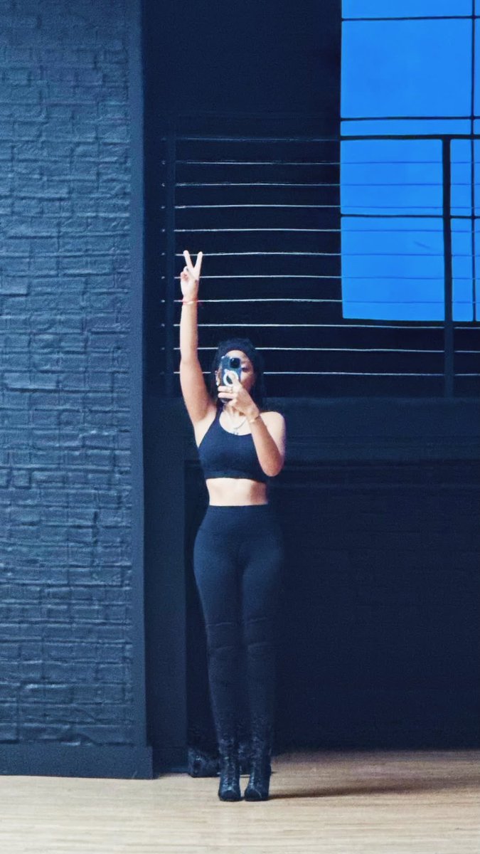 TheSirenSource's tweet photo. Chloe Bailey via instagram story ✨ https://t.co/XLy0UBljZX