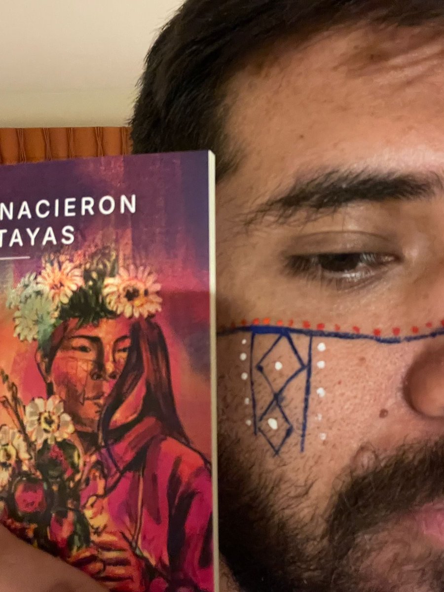 AndresLechugaH's tweet photo. Tenía rato queriendo la pintura facial Comcáac en mi rostro. Y en mi reciente viaje a #Hermosillo finalmente se hizo mi deseo realidad. Me hubiera gustado presentar mi libro Cómo nacieron las pitayas🌵 con ese patrón de colores, pero para la próxima quizá sí. @lasfiestaspitic https://t.co/FkMuyOJnYn