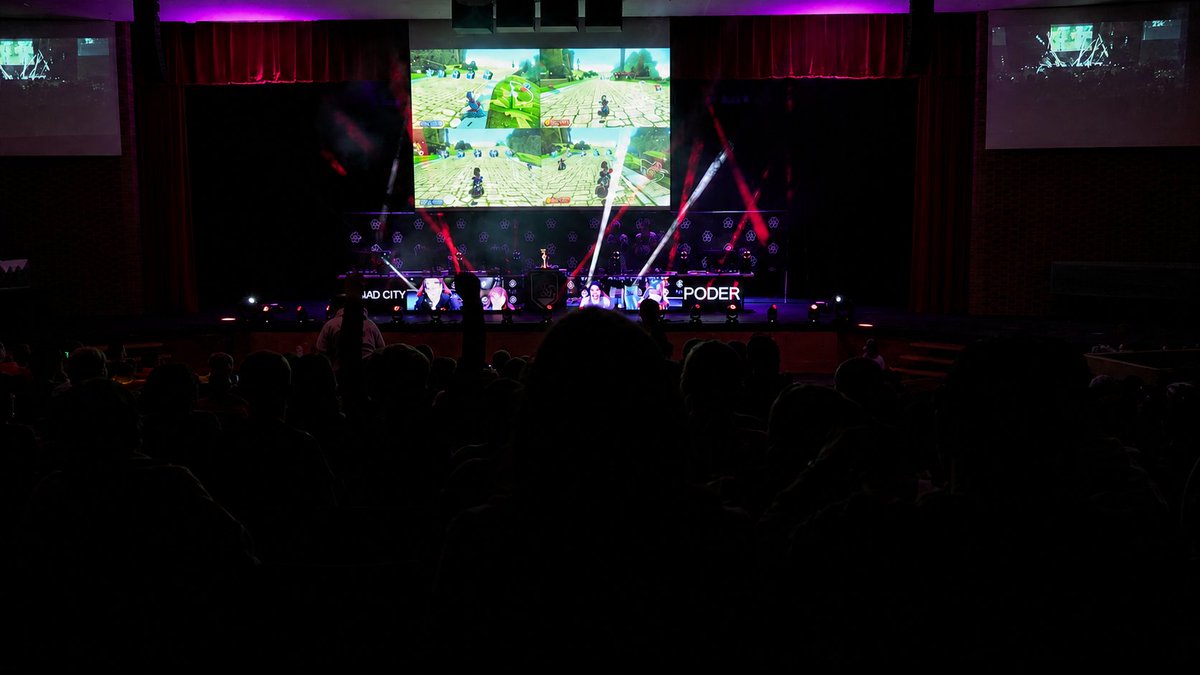 PlayVS tweet media