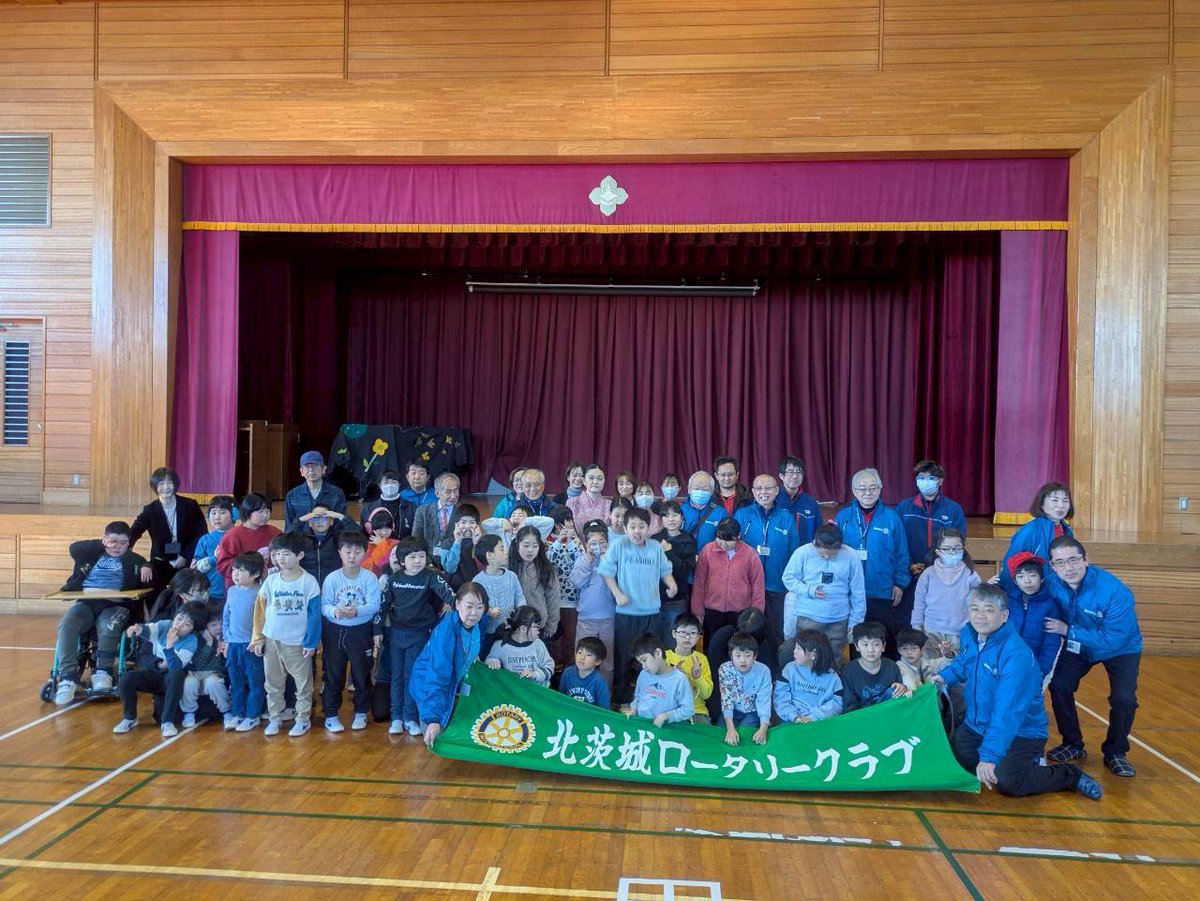 RotaryJapan's tweet photo. 「また来年もやりたい？」 その問いに返ってきた子どもたちの元気いっぱいの「はーい！」😃 その瞬間、クラブで活動を続ける意義を実感…..。クラブでの奉仕を通じて「働くこと」と「職業奉仕」への思いを新たにした会員の声を、新たに発行されたブログでご覧ください。https://t.co/DzQYijaftV https://t.co/qADfQVH4SF