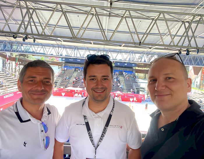 RAdoSkydancer's tweet photo. 👍✅😉 Květnová VIP akce B of B Cars Ostrava v Dolní oblasti Vítkovic v rámci J&amp;T Banka Ostrava Beach Pro byla úžasným zážitkem. Velké poděkování náleží Váženému panu manažerovi Poledníkovi z B of B a mému kamarádovi businessmanovi Tomášovi. 
https://t.co/0JK3QOhmXm https://t.co/3meh1wQLzr