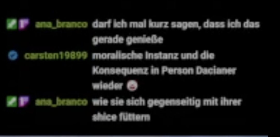 st_hennermann's tweet photo. Die Aufnahmen aus Pfötchens Space die Manni da gepostet hat sind absolut widerlich. U.a. sagt Lutschi zu Marius dass dieser in ein Lager käme sobald die AfD an die Macht käme. Das ist selbst Bateman zu viel.
Was Manni übersieht ist der Kommentar seiner Ana am Ende des vierten Videos "darf ich mal kurz sagen dass ich das gerade genieße".
So wird aus der durchaus gerechtfertigten Kritik am Space der übliche Bumerang.