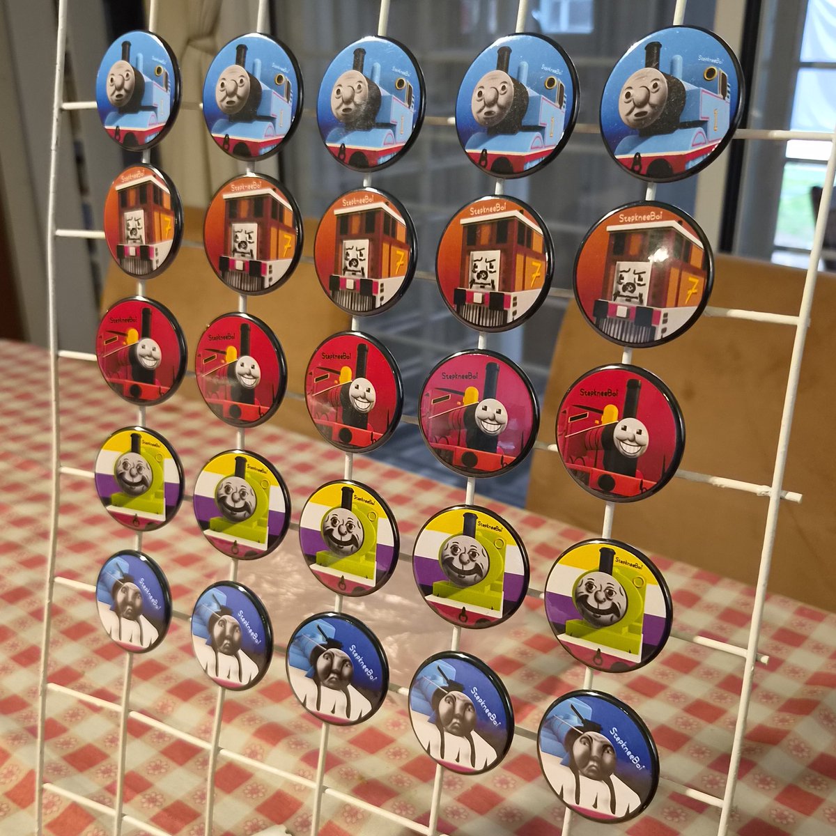 StepkneeBoi's tweet photo. Para los que sean de Rosario (argentina), voy a estar vendiendo cositas en proxima IlusFeria! Como Pines, Srickers, Prints y llaveros :)) https://t.co/xJn6vJgFeI