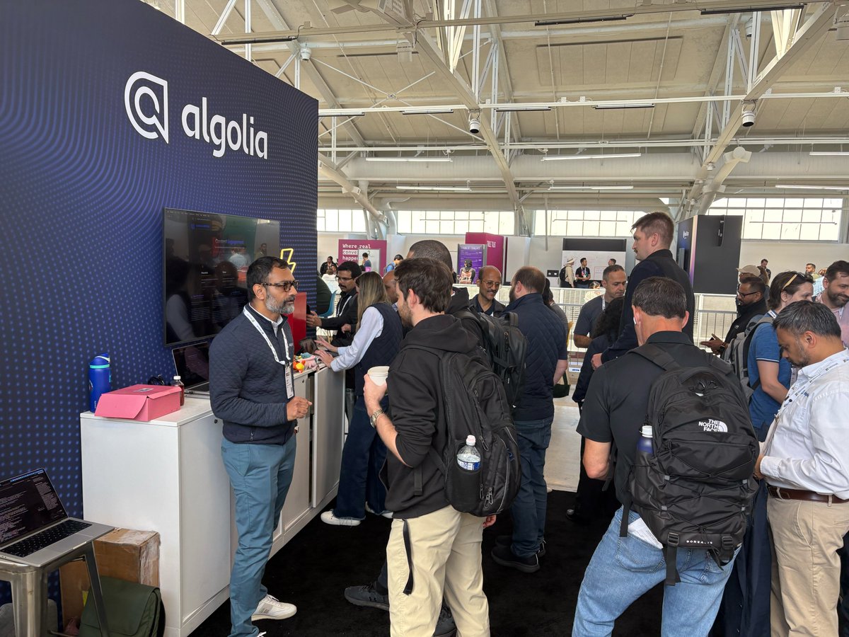 algolia tweet picture
