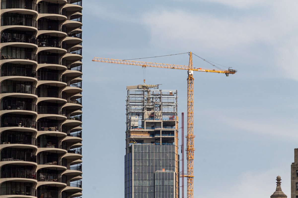 BuildingChi's tweet photo. Leaving these here for someone...

These are for you, idvier.
The first two are from May 8. The third pic is from today. https://t.co/ojzmbkvJKZ