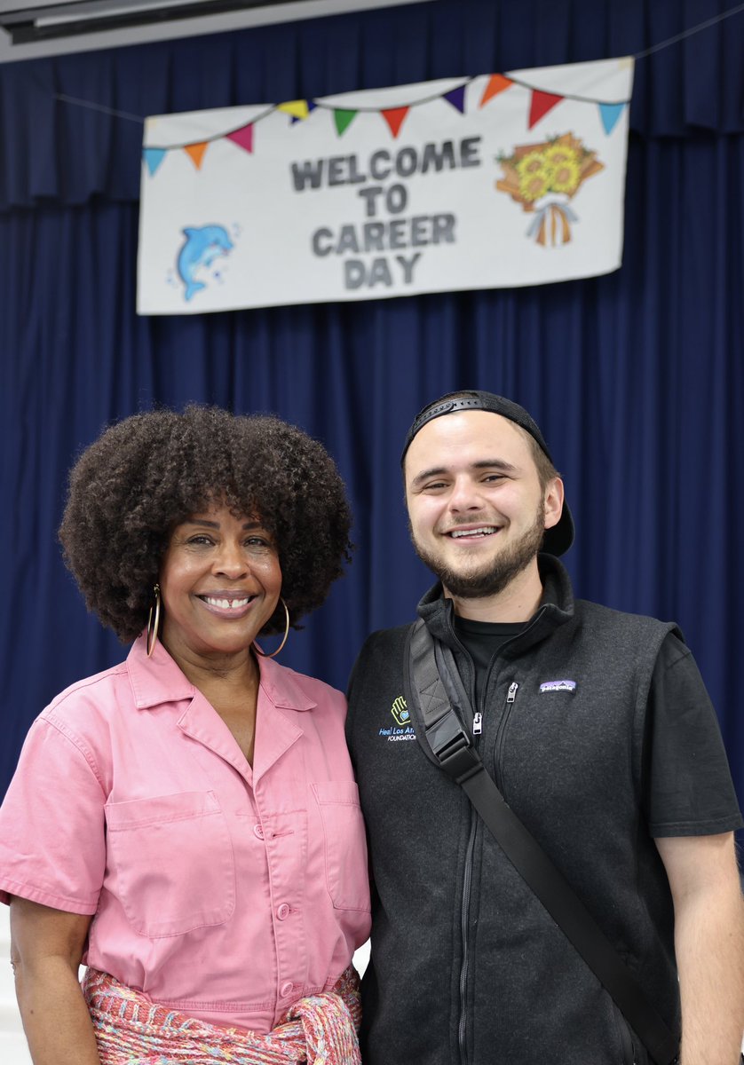 heallafdn's tweet photo. First up from Heal LA’s Third Annual Career Day is Carla Joi Farmer!

Carla recently worked on the Michael Jackson biopic and spent time sharing her experiences, career path, and advice with our students.

Thank you, @CarlaJoiFarmer1, for helping inspire the next generation. ❤️ https://t.co/0FmdXDsa3s