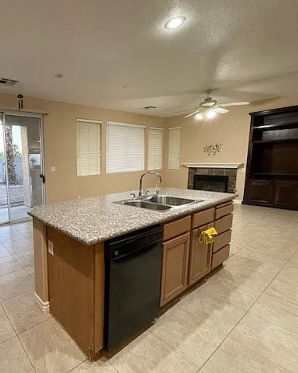 vicerealty's tweet photo. 🏡 For Sale — Spacious Single-Family Home in Las Vegas
628 Baldurn Ave, Las Vegas, NV 89183
 $489,000
This well-maintained 3 bed / 3 bath home offers 2,224 sq ft of comfortable living space with room to relax, entertain, and grow.
Agent: Harnandan Natt
(702) 825-4663
#ViceRealty https://t.co/pGNdQBMY0q