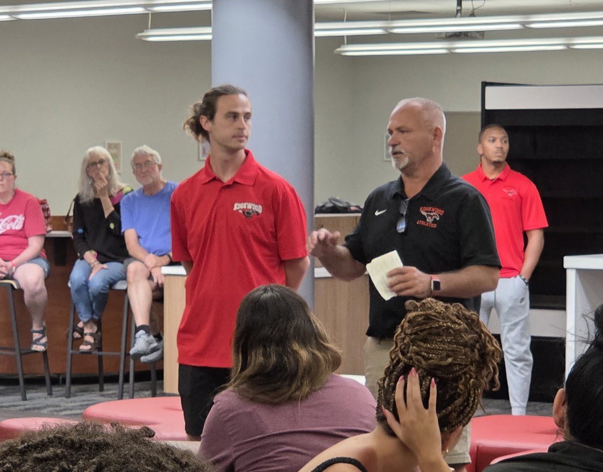 JimGordillo's tweet photo. Edgewood introducing former North standout Connor Basye (left) as it's new boys basketball coach.
Brothwr Jordan also on board. Former Panthers Connor Hickman and Dez Stephens and North's Michael Sukennik added as assistant coaches.
Basye spent last 6 years at Crispus Attucks. https://t.co/oltUIBlliO