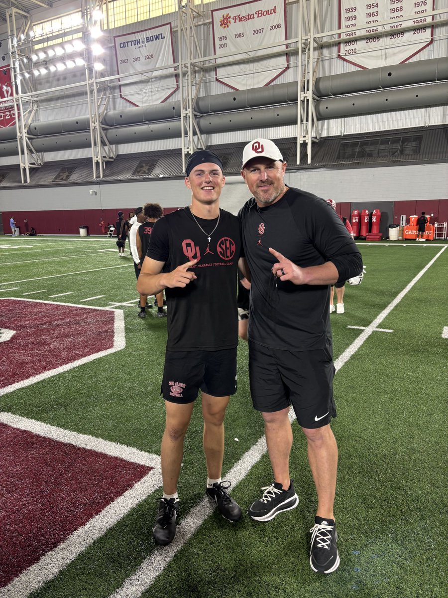 wy_cordray's tweet photo. Blessed to receive an offer from OU @JasonWitten 
@Coach_Mike_D @Josh_Scoop @PrepRedzoneOK @PArmstrongOU @CAHS_FOOTBALL20 @OU_Athletics @OU_Football 
@CoachBobStoops @CoachKPearson @HighKeeping https://t.co/jjRZb2EBoa