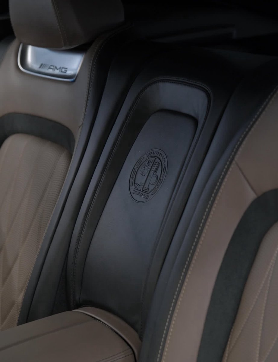 proxy63s's tweet photo. No one can tell what car this is from the image below👀 https://t.co/OI1LPaKB76
