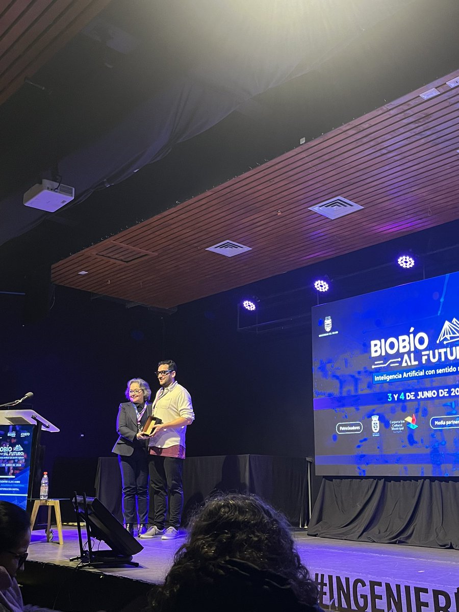 JDumuleo's tweet photo. Muchísimas gracias @dani_avila7 por estar presente en la región del Bío Bío, sin duda tu charla impactó en cómo se está moviendo la IA en el sector empresarial y más aún, cómo podemos nosotros usarla en nuestras labores diarias en el trabajo gracias a los agentes. https://t.co/LnodcBtKiv