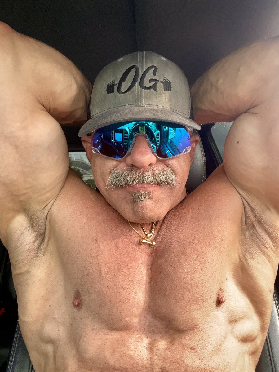 MuscleJoe1's tweet photo. Sweaty does it https://t.co/H0nAT5Z08E
