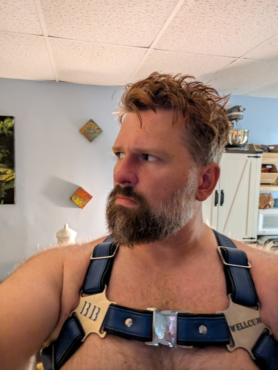 JohnnyBower7's tweet photo. Heading to 321 for my pre b day flooding. Cum help me with your loads! https://t.co/2F7ayE4llg