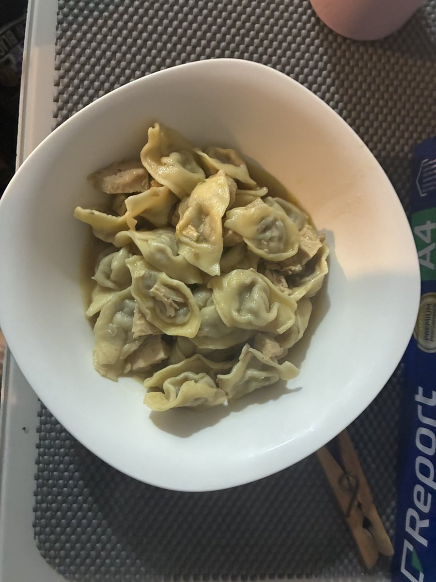 sabsrec's tweet photo. Sopa de capeletti de janta amei https://t.co/LYjmD0Et3m