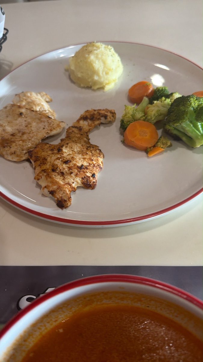 DaveMOSA's tweet photo. Para la otra mejor compro mi comida en Temu 😐 @VIPS_MX 
Lo que pedí---> Lo que me sirvieron https://t.co/3fqLKlqIZE