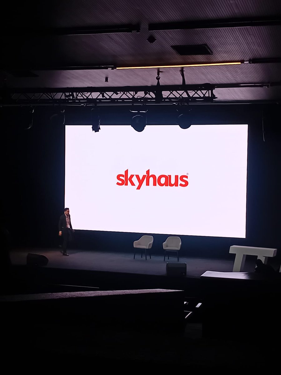 ligainmob's tweet photo. Gracias a @skyhausmx por ser parte de #LigaInmobiliaria Y #ThinkTankInmobiliario ⚽️🏠 https://t.co/9CbiB3s6XC
