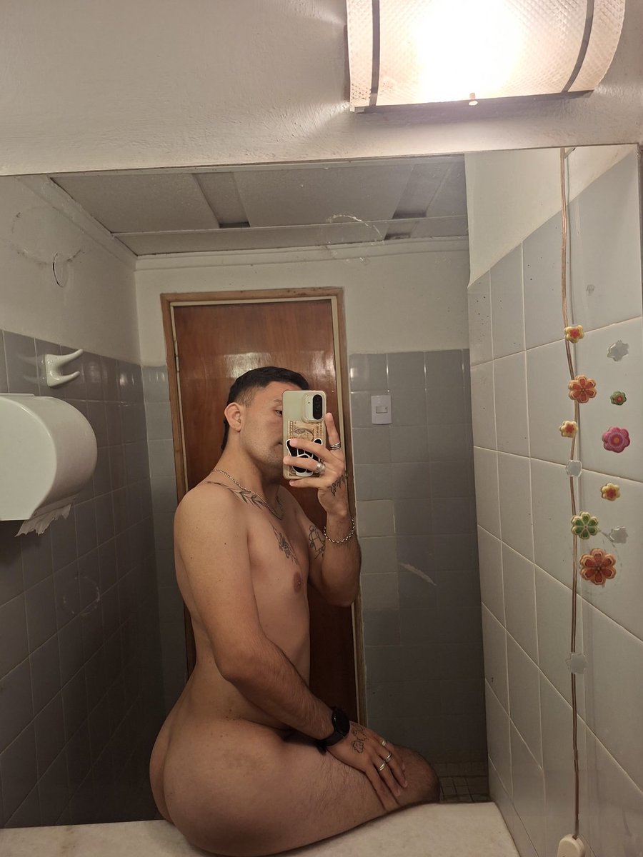 edro061's tweet photo. Los días así, y encima en el hotel me ponen...🔥queriendo nomas pija🥵 https://t.co/nbCVjoAyBL