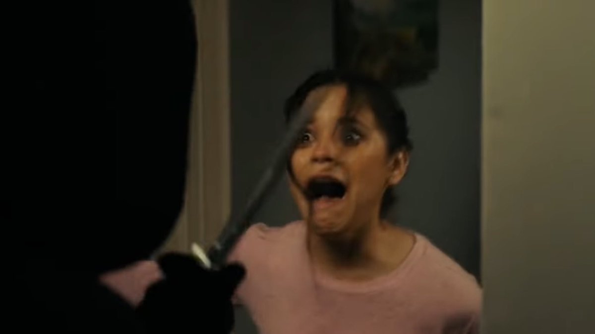 CrockerQueen97's tweet photo. Hello #Tuesday lol I love that #ScaryMovie6 is making fun of #Scream2022 (Scream5) loopholes https://t.co/iZYmbS9GXU