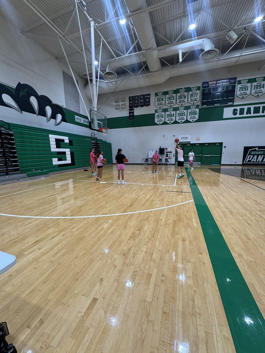 LadyPantherBB's tweet photo. Day 3 ✅🏀

Great job today, Lady Panthers! One more day to go. 💚

✨ GREEN MAGIC DAY TOMORROW ✨

Wear your green gear and let’s bring the energy!
#PantherPride https://t.co/Gt1p5NJYPR