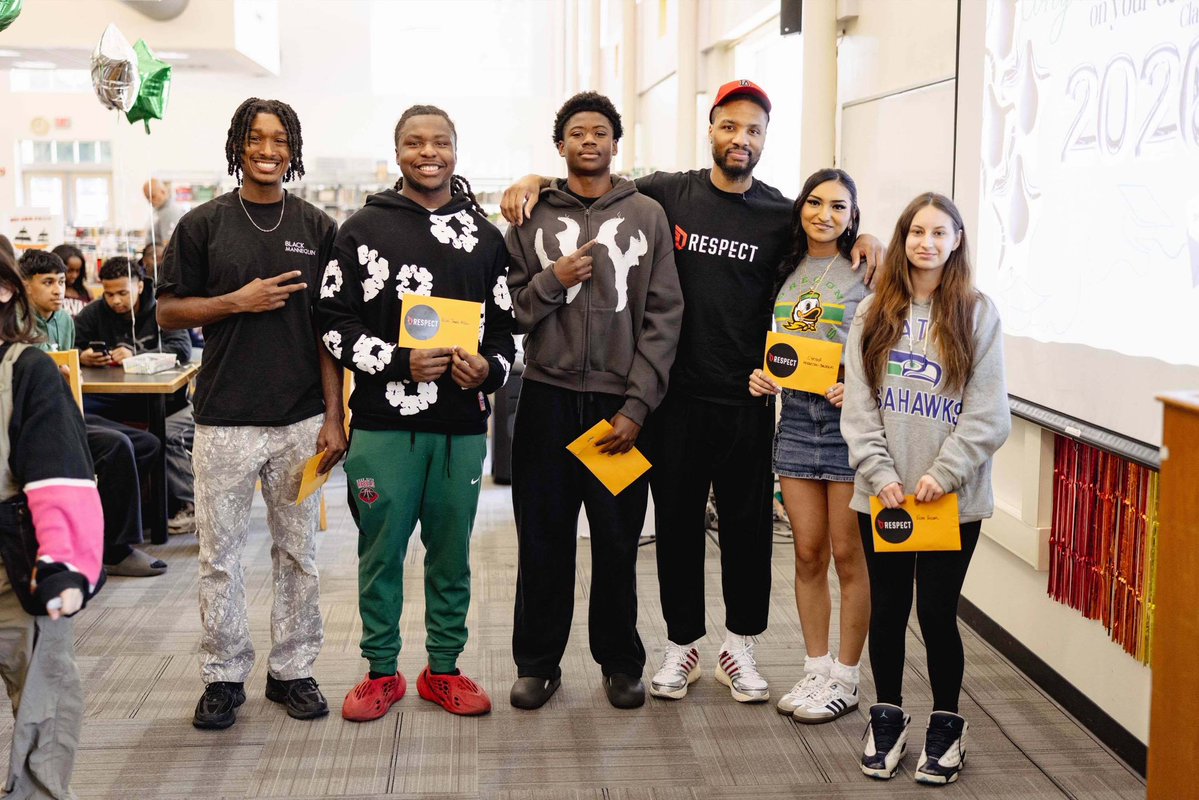 trailblazers's tweet photo. Dame visited César Chávez school and Parkrose HS as part of his Respect program 

He shared his story on leadership, kindness, accountability, and talked about his journey throughout school to his NBA career 🤝 https://t.co/acGQgFxxCP