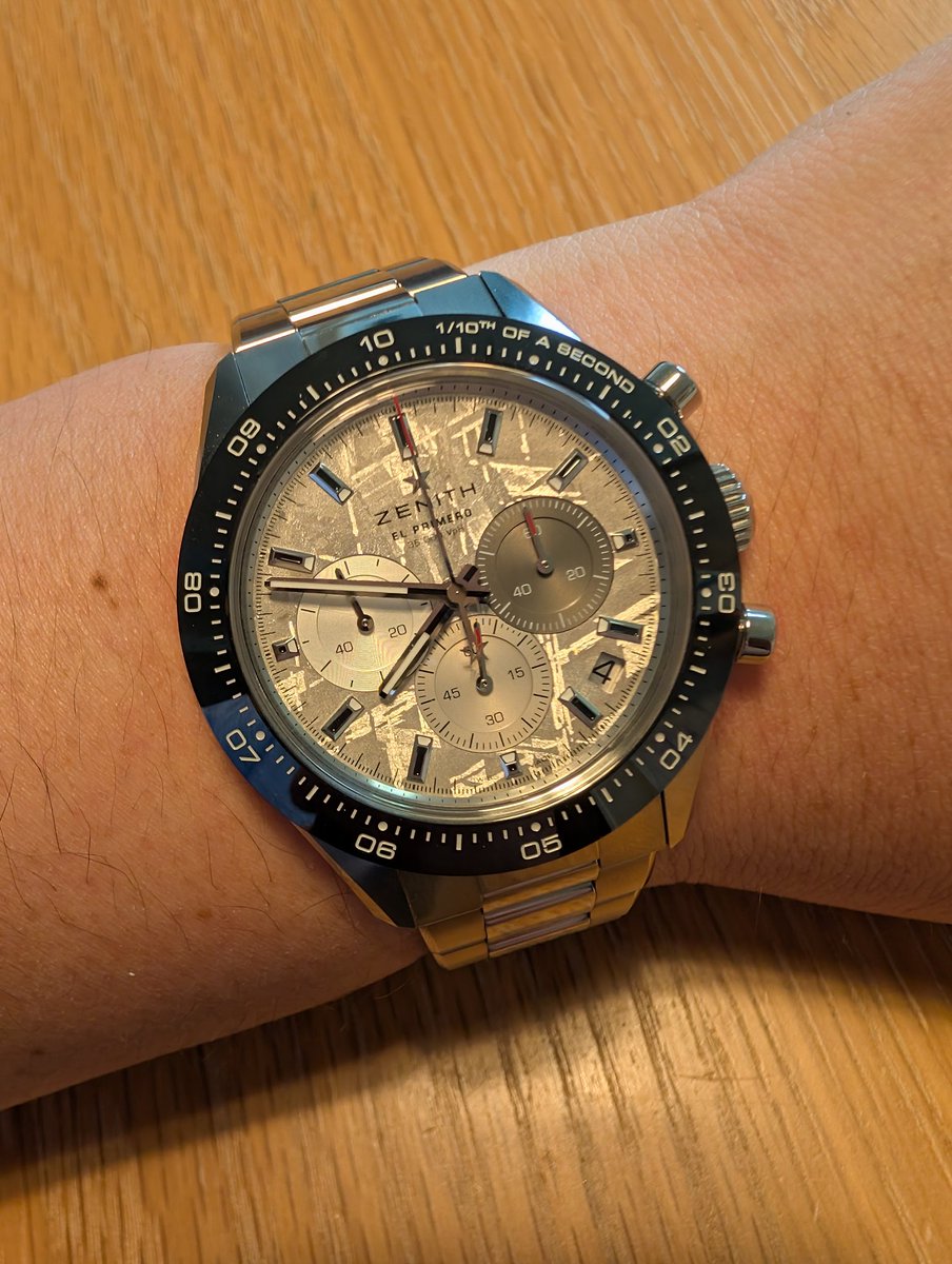 Bitethewatch's tweet photo. もうすぐボーナスだーって皆時計買うんですよね
良いなぁ…オラまだ今年買ってないぜよ https://t.co/oYTwx3uoxl