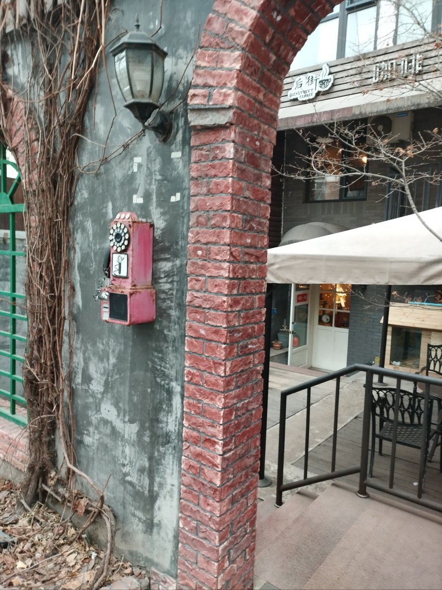 bmlaster89's tweet photo. Just passing by and caught this vibe – city streets never sleep https://t.co/xBt9DKPLa5