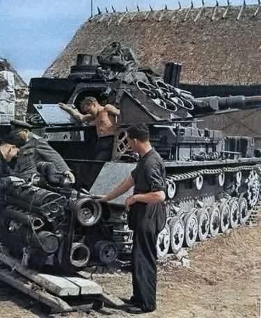 kmz650's tweet photo. PanzerIV 

#German 
#WW2 https://t.co/Ar2zQgi4JI