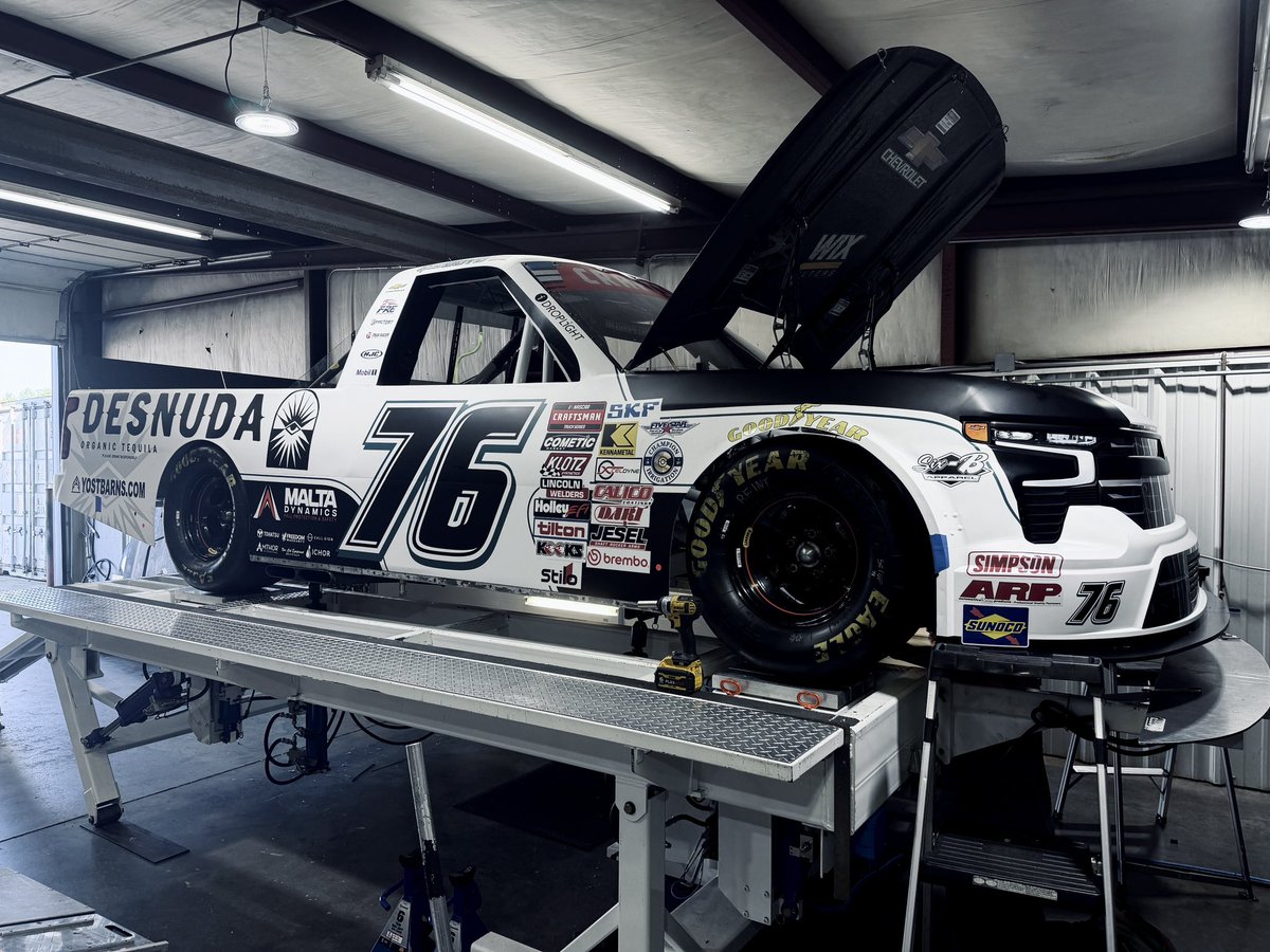 SpencerBoyd's tweet photo. Work flow! 🔧 

#76 @DesnudaTequila Chevy https://t.co/WiqJHhQ6Rc