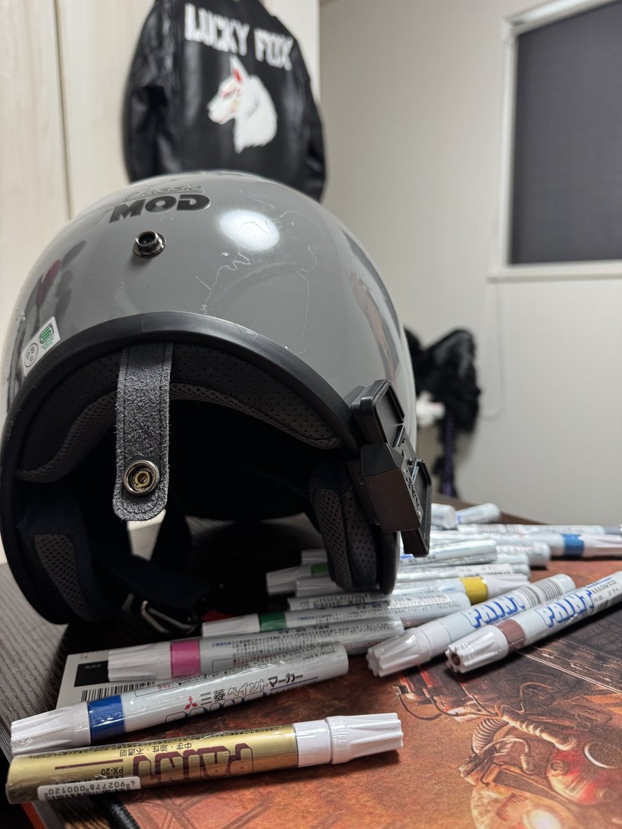 KigJohnny's tweet photo. ヘルメットに落書きする用のペン届いた☺️ https://t.co/gvrpi3nqco