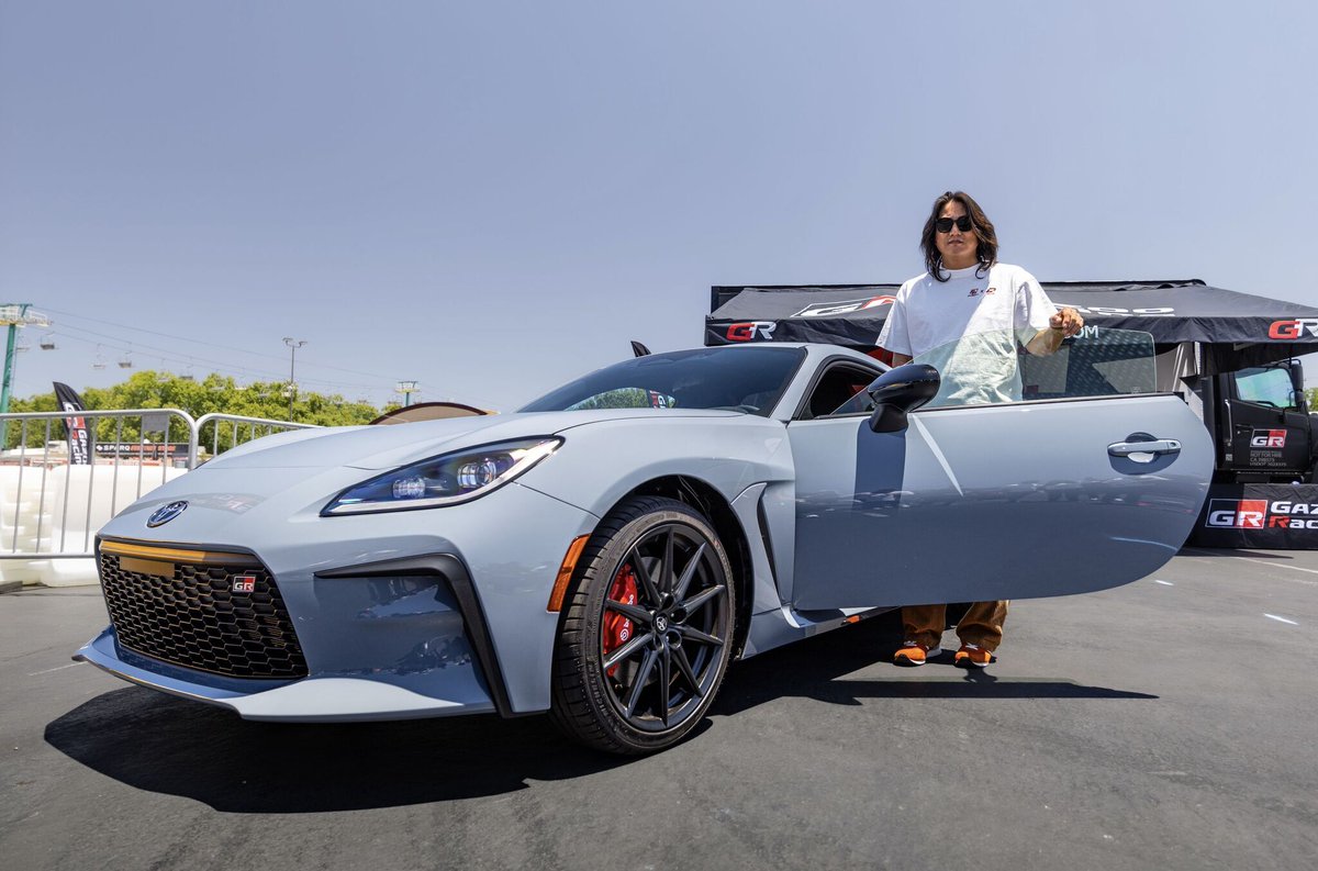 responsejp's tweet photo. トヨタ『GR86』、スロットル＆シフト改良と新色「サンダー」追加…2027年モデル米国発表
https://t.co/rgmdBUlMZm

#新型車 #トヨタ #GR #クーペ https://t.co/QA45wBAwNb